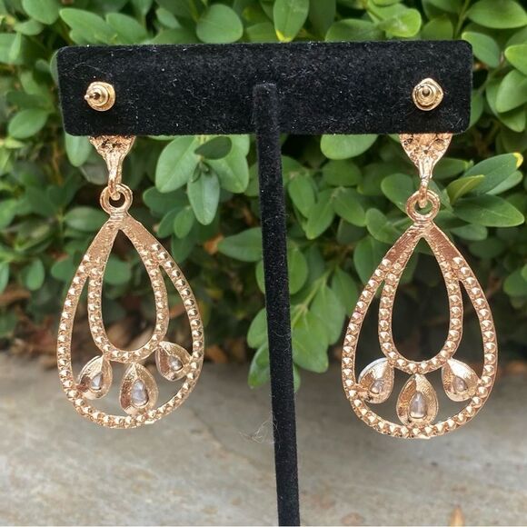 New on Tag Saks Fifth Avenue Pink Iridescent Rhinestone Dangle Post Earrings - Picture 3 of 4